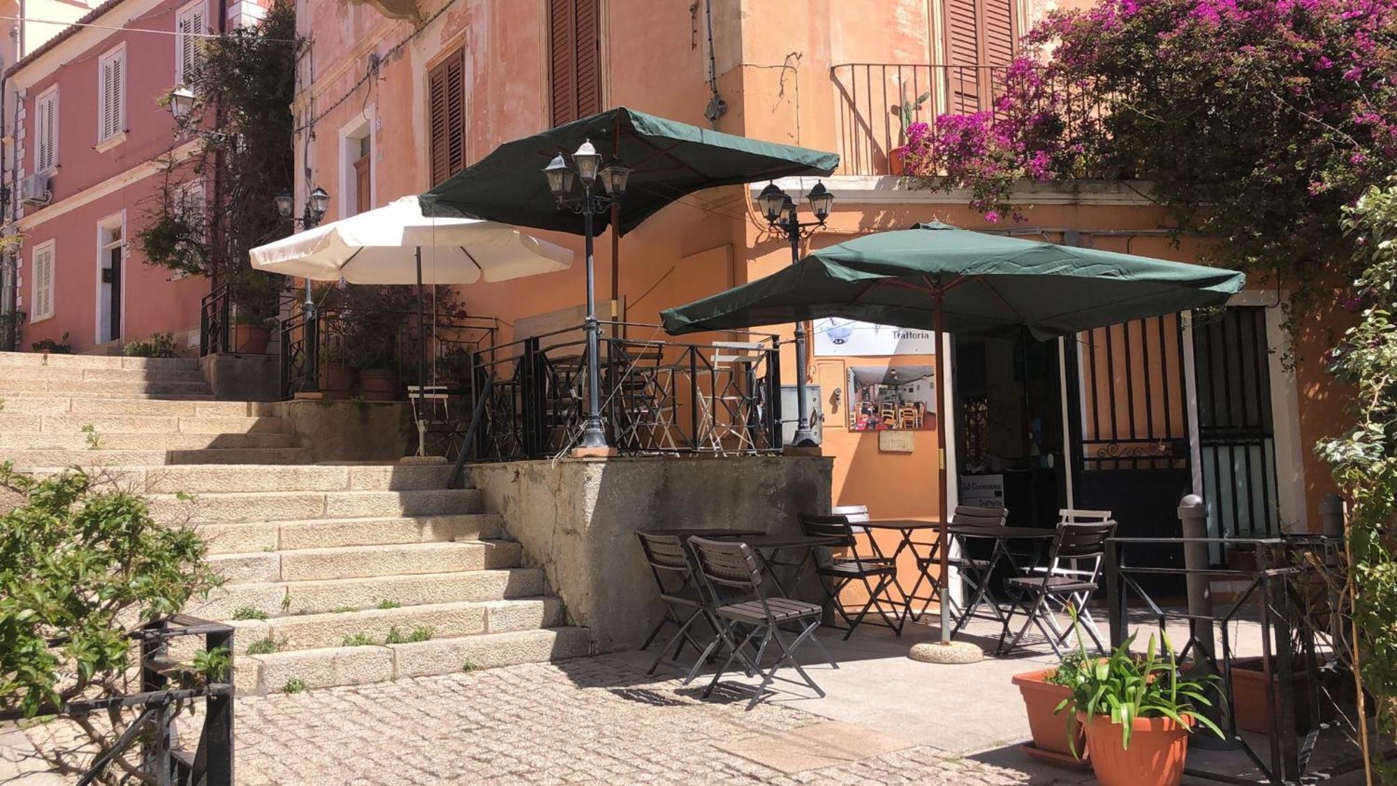 Locanda Genovese 20 Ла-Маддалена Екстер'єр фото